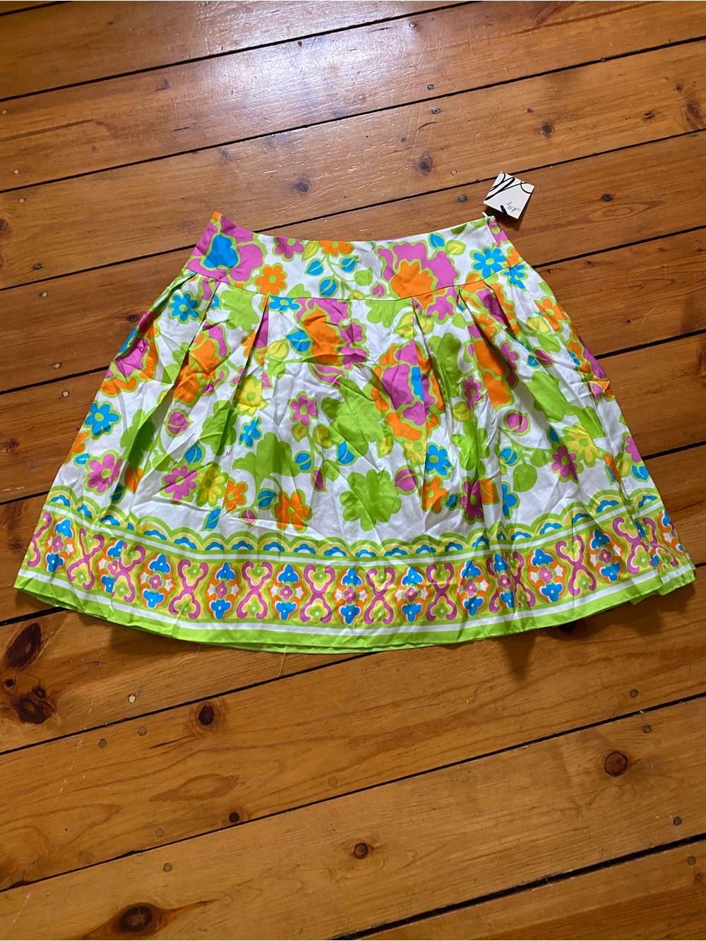 Milly of New York NWT 100% silk skirt size 10